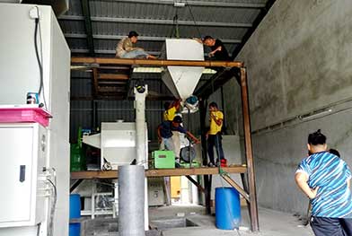 Malaysia Easy to Operate 3-5 T/H Animal Mash Feed Making Line Project